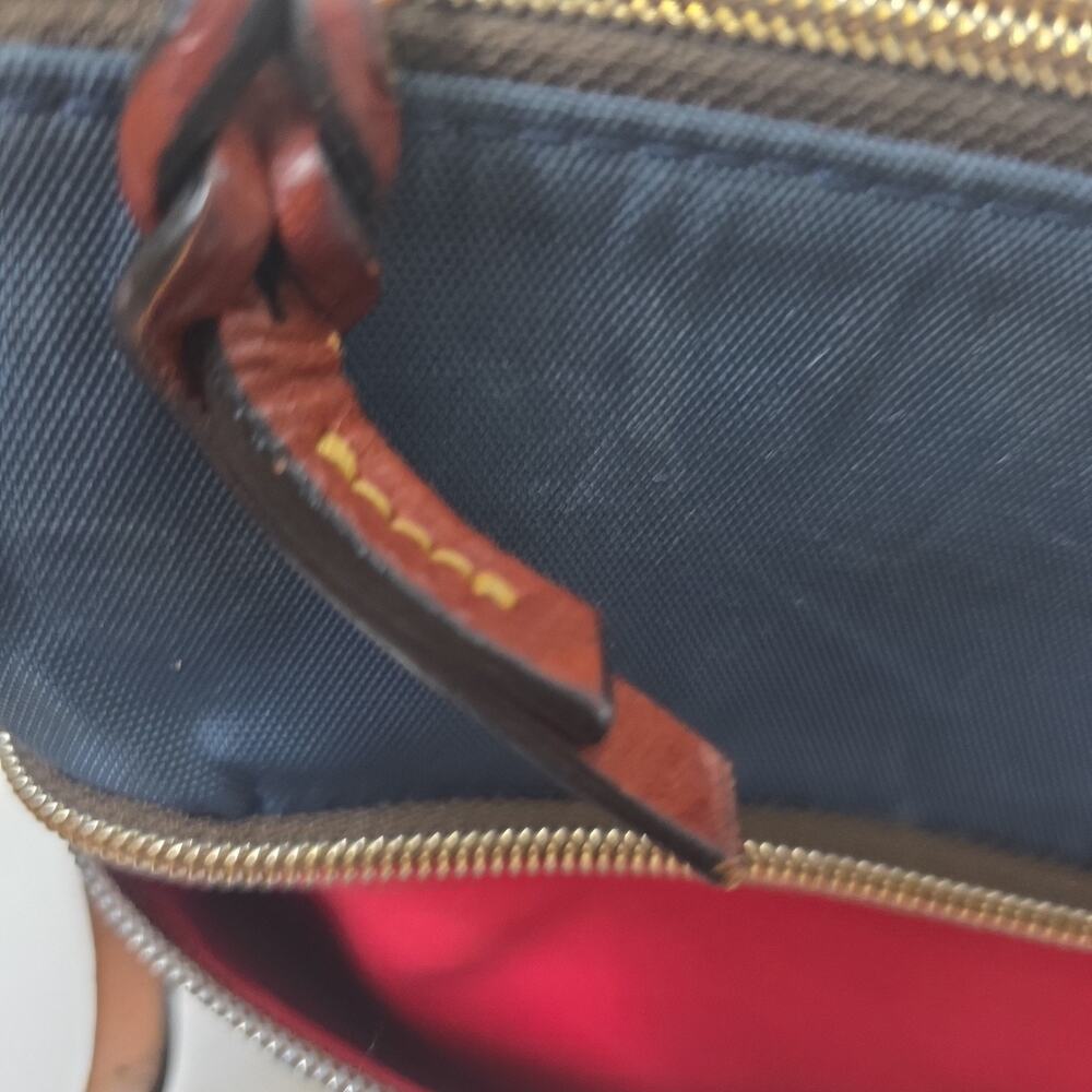 Dooney & Bourke Wayfarer Navy Nylon Duck Logo Crossbody Bag Tan Leather Coastal - Picture 11 of 16
